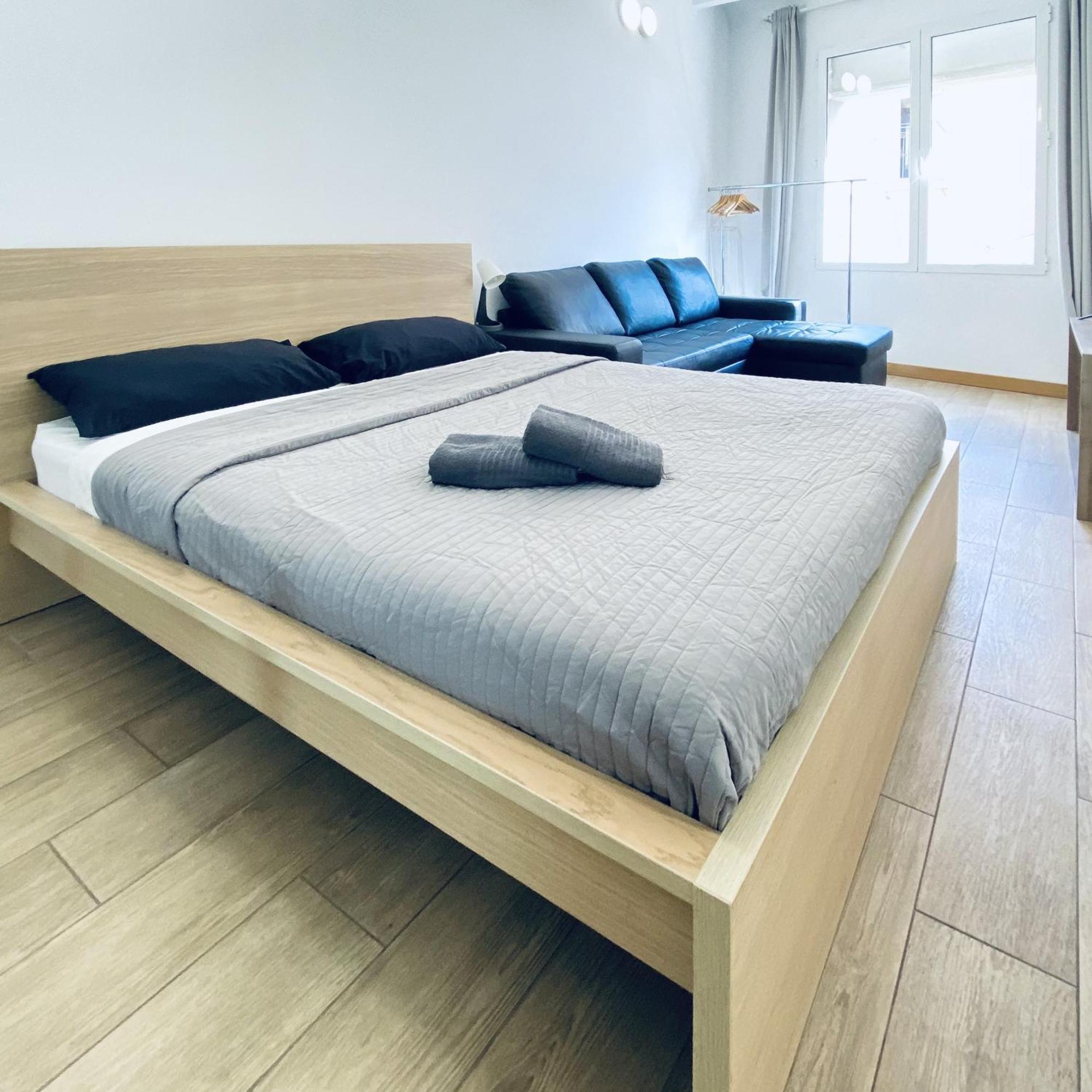 Apl Sants Lofts Bcn Fira Camp Nou Lägenhet Barcelona Exteriör bild